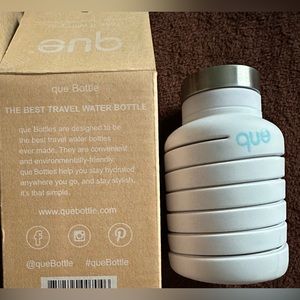 NEW Que Collapsible Silicone Water Bottle 20 oz